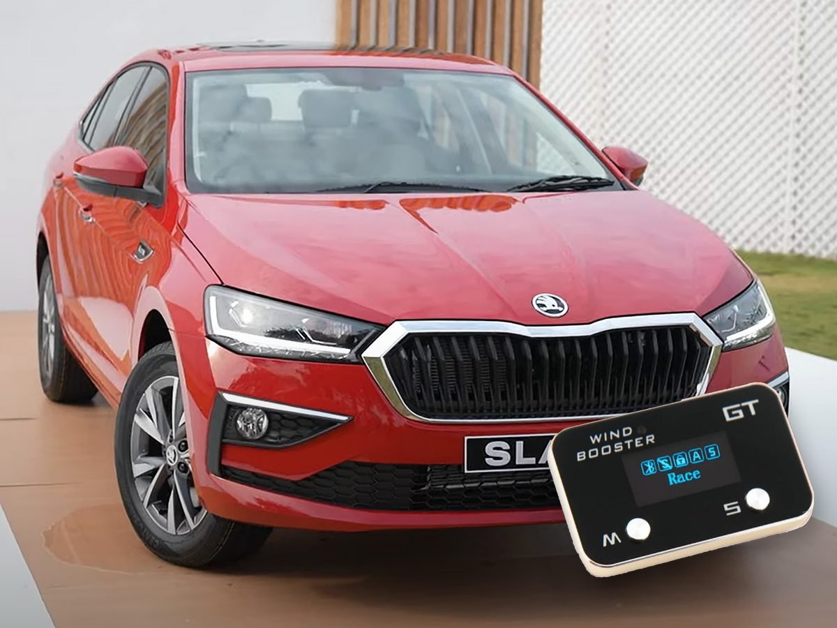 Windbooster GT throttle controller in front of a Skoda Slavia